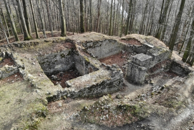 Hrad &Scaron;ost&yacute;n