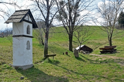 Kaplička v bl&iacute;zkosti stud&aacute;nky &amp;quot;U žab&aacute;ka&amp;quot;